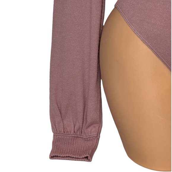 Abercrombie & Fitch Women's Size XS Long Sleeve V Neck Knit Bodysuit Mauve Top - Picture 3 of 11